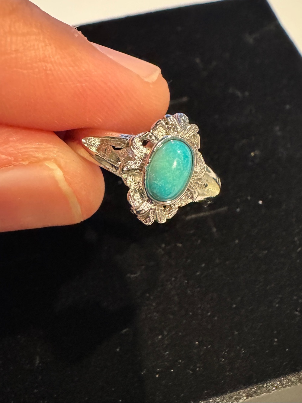 Turquoise Oval Silver tone Vintage-Style Ring -adjustable size